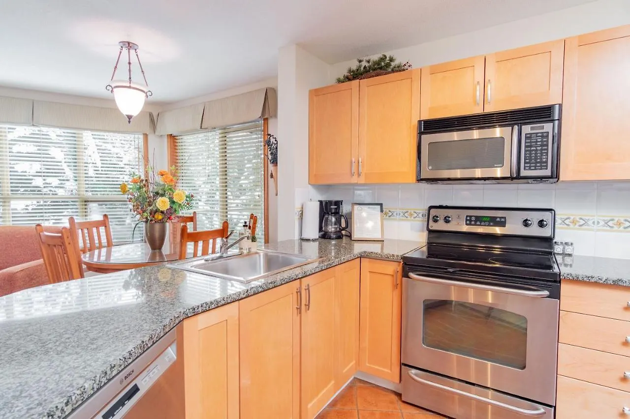 The Best Ski In Ski Out Two Bedroom Condo At Aspens Whistler 0*,