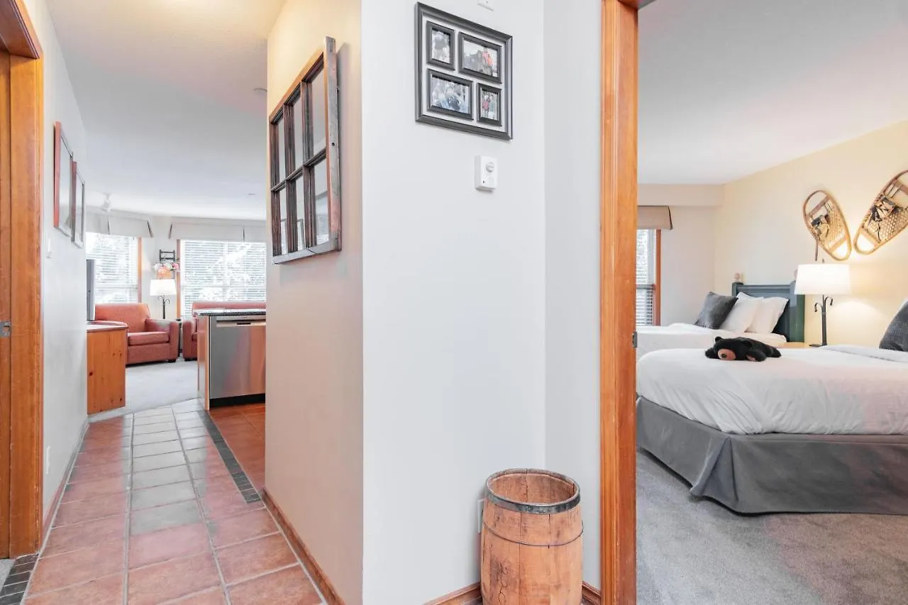 The Best Ski In Ski Out Two Bedroom Condo At Aspens Whistler Canadá