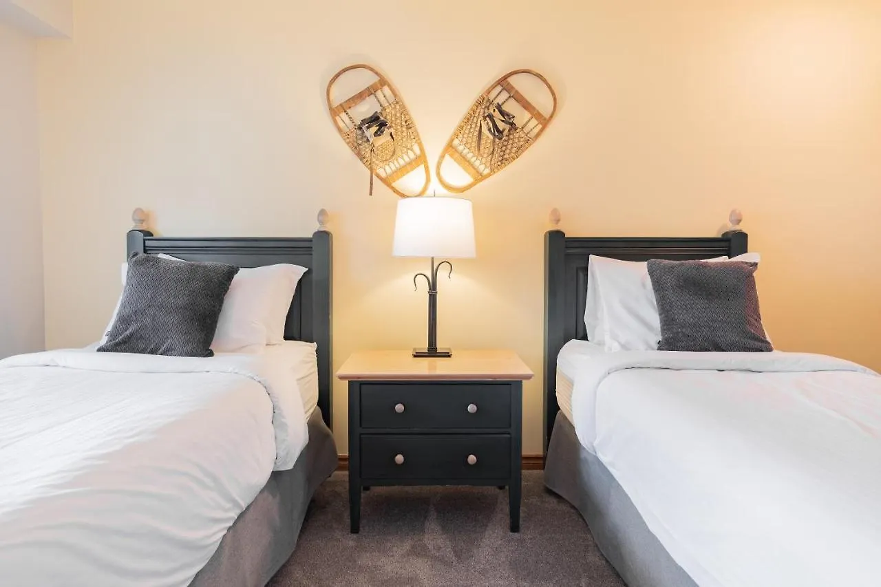 The Best Ski In Ski Out Two Bedroom Condo At Aspens Whistler 0*,  Canadá